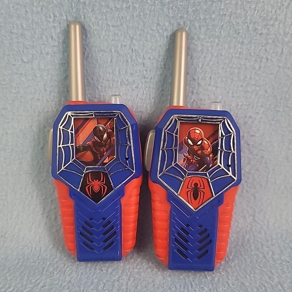 eKids Spiderman Walkie Talkies - Light-Up, Indoor/Outdoor Kids Toy